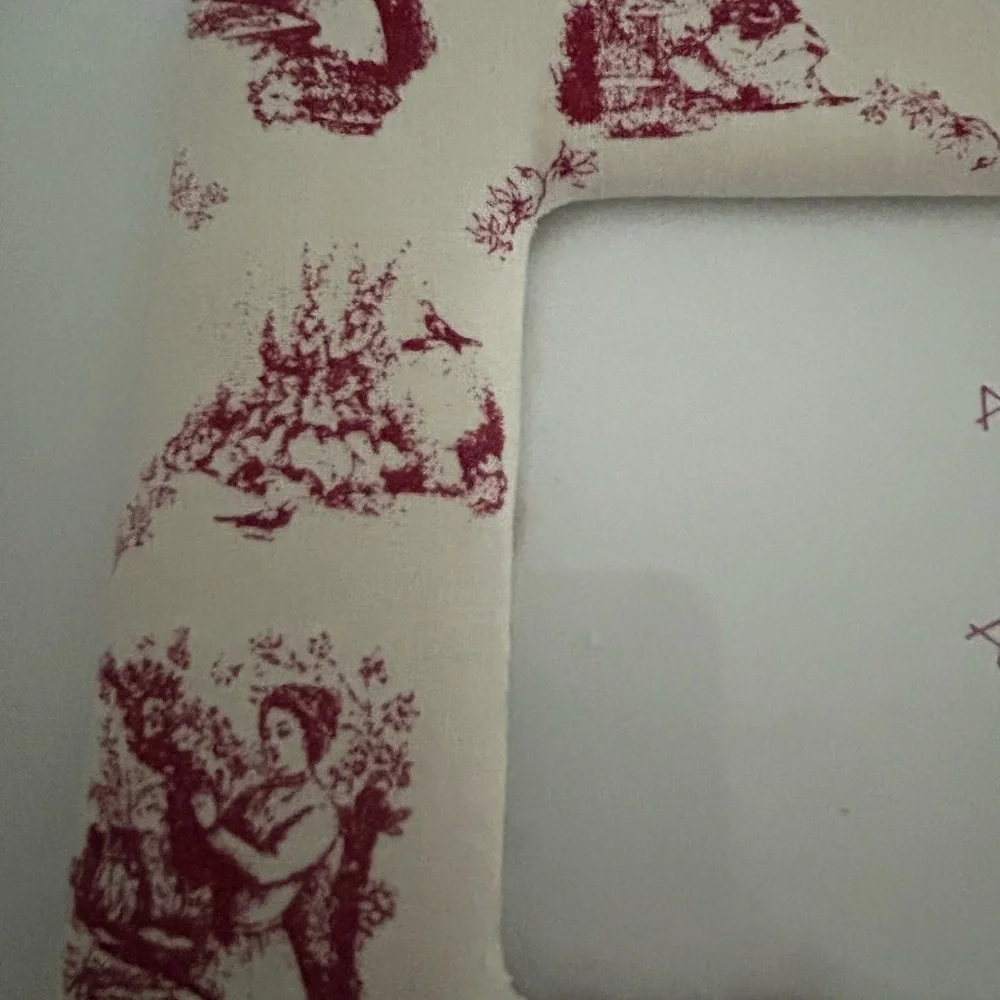 Russ Padded Fabric Photo Frame Cream Red 4” x 6” Photo